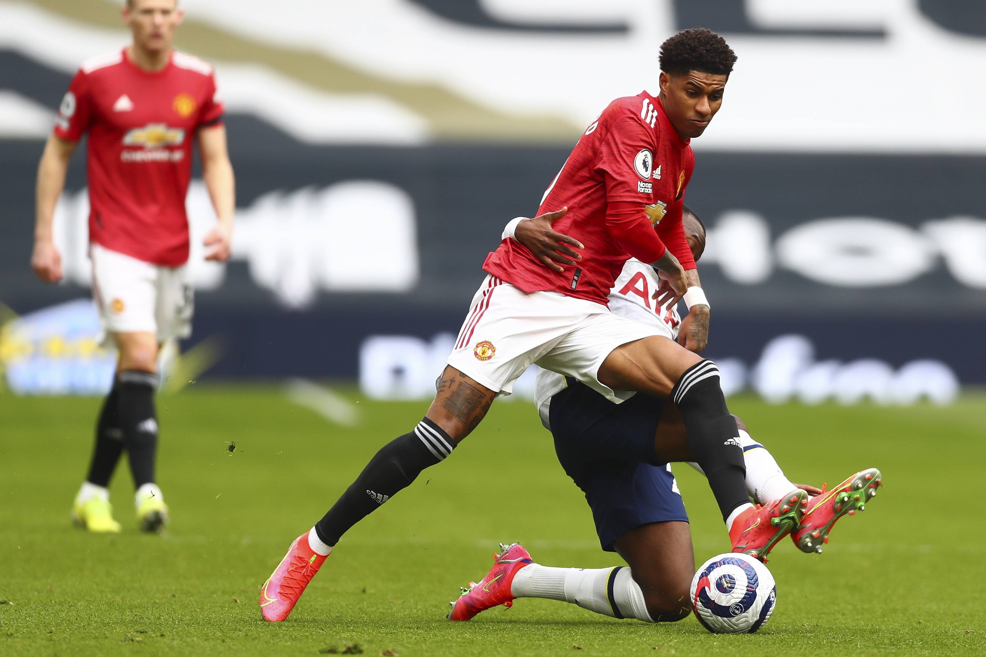 全队上下共 全队上下共